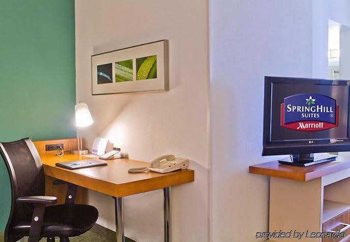 Springhill Suites By Marriott Charlotte Airport Экстерьер фото